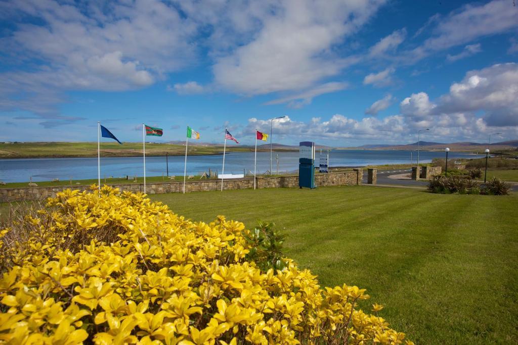 Broadhaven Bay Hotel 벨물릿 외부 사진
